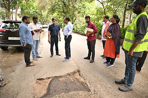 MAUD Principal Secretary criticises GHMC for poor road maintenance, garbage management