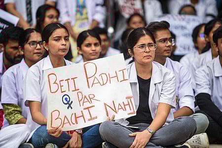 From a protest by doctors demanding the implementation of a Central Protection Act (CPA) to ensure the safety of healthcare workers.