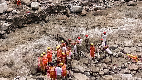 An NDRF team conducts a rescue operation after a cloudburst in the Samej Khad of ​​Rampur area in Shimla on Aug 1, 2024.