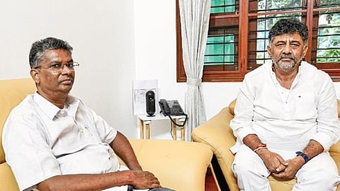Monday’s meeting between Deputy Chief Minister DK Shivakumar 
and PWD Minister Satish Jarkiholi created a buzz in political circles