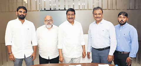 Aria Global Executive Director Sampath Kumar called on Roads and Buildings Minister BC Janardhan Reddy at the Secretariat on Thursday