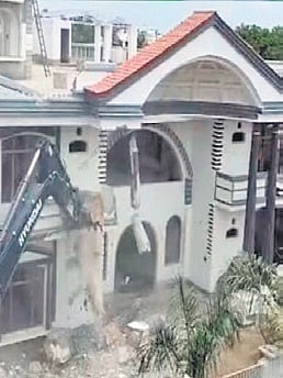 Bulldozer action: House of mob violence accused in MP demolished