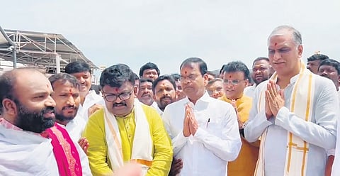 BRS MLA T Harish Rao, MLC Deshapathi Srinivas and former MLA Gongidi Suneetha and others at the Yadagirigutta temple  on Thursday 