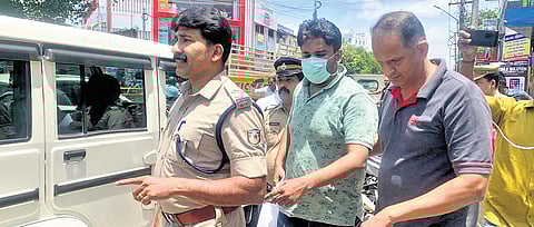 Bank manager steals 26 kg jewels in Kerala, pledges it in Tiruppur; held
