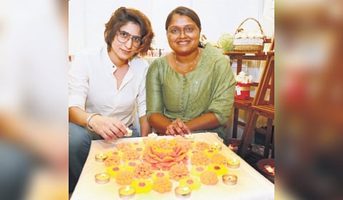 Arya Pooja(L) & Ashilin Joshi