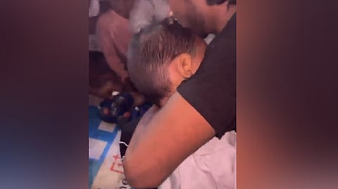 The body of the child had multiple injuries - blisters and eruptions on the neck, abdomen, and groin areas.