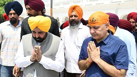 AAP's Manish Sisodia visits Golden Temple, prays for Kejriwal's release