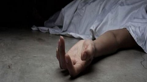 17-year-old found dead in swimming pool of flat