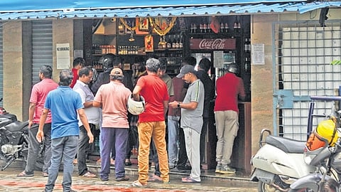 To a query, the minister replied that the price of neutral spirit which is used in the manufacture of low-quality liquor is based on the market conditions.