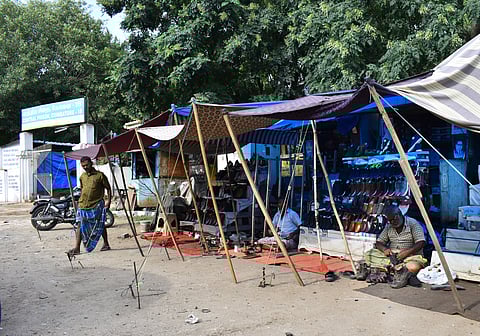 Over 20 cobblers who are trading at Gandhipuram in Coimbatore have demanded the CCMC to build and provide them with permanent shops as they have been asked to vacate from the spot in view of the Semmozhi Park Project works.
