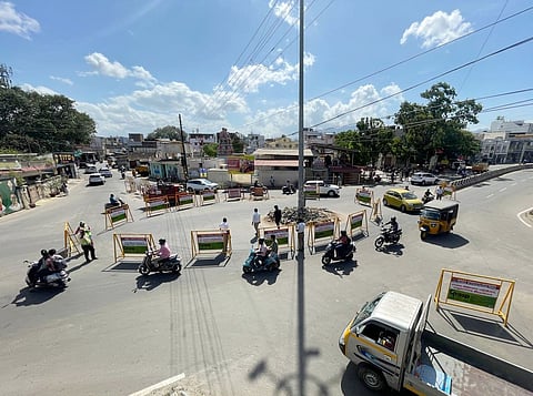 After TNIEs report, the highways department along with the traffic police turned off the Traffic signals at the Edayar junction and implemented a temporary roundabout on Tuesday to reduce the traffic congestion.