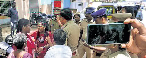 Tasmac shop near Mandaveli bus depot triggers protests