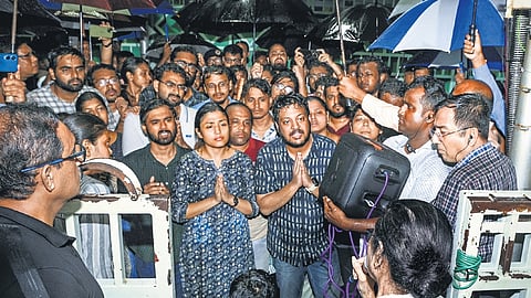 Chief Minister Mamata Banerjee addressing a delegation of junior doctors, at her residence in Kolkata on Saturday