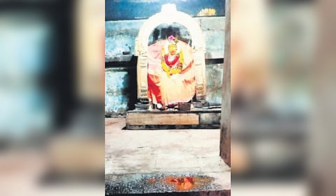 13th-century Kakatiya dynasty Telugu inscription at the Kolanupaka Someswara temple
