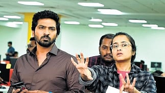 Manasa Sharma with Vaibhav Reddy on sets of Bench Life