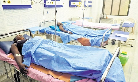 West Bengal-based labourers, who fainted at Central Railway station premises, undergoing treatment at the RGGGH on Wednesday in Chennai