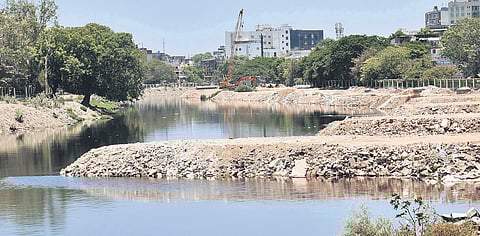 NHAI was directed to remove the debris dumped by it in the Cooum river for executing the double-decker Port-Maduravoyal corridor