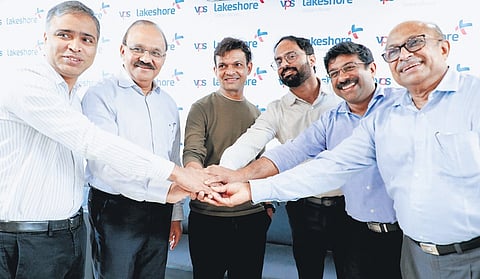 Mohan with the doctors who treated him at Lakeshore Hospital