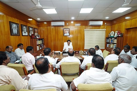 Tamil Nadu School Education MinisterAnbil Mahesh Poyamozhi held talks with teachers union leaders on Monday.