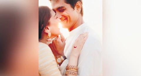 Minimalist mehndi (henna) designs like Aditi Rao Hydari’s crescent moon is trending among new brides