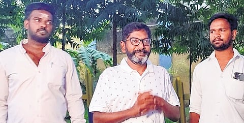 Savukku Sankar talking to the reporters after walking out of jail