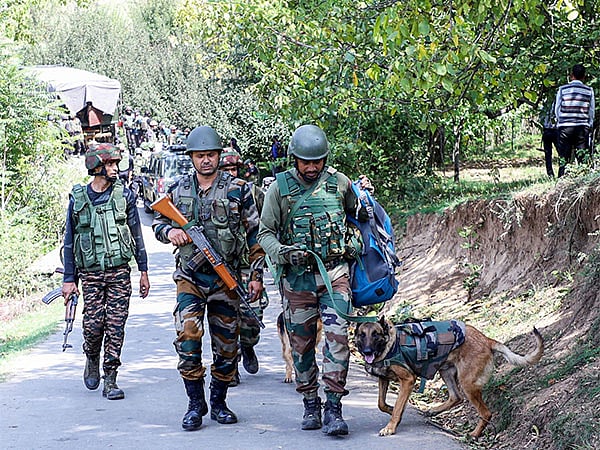 Two Punjab soldiers killed in J&K, cremated with honors