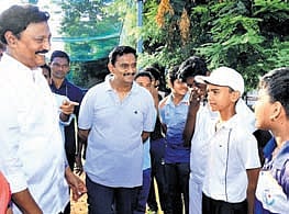 Vijayawada MP inspects 
sports development centre