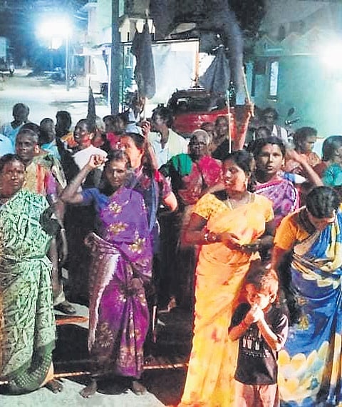 People protesting against SIPCOT expansion in Cheyyar