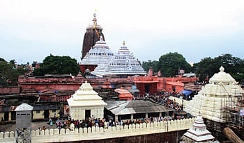 Jagannath Temple cooks served notices, banned from kitchen for cooking mahaprasad in iron utensils
