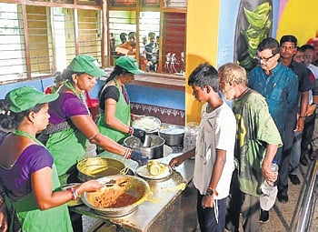 Pujari at the Aahaar centre 