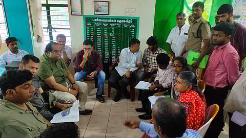 The Madras High Court appointed advocates (amici curiae) interacting with the horticulture department officials at the centenary old Kallar Horticulture farm near Mettupalayam on Saturday. 