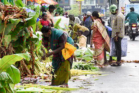 Vendors at Big Bazaar Street in Tiruchy on Thursday