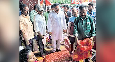 Ration card holders to get palm oil at Rs 110 per kg