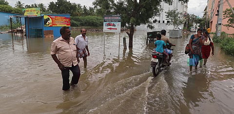 With Madurai receiving sporadic rains over a few days, heavy water stagnation hit parts of Sellur, Anaiyur and Koodal Nagar.