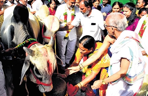 Minister Konda Surekha faces backlash for delaying rituals at Vemulawada Temple