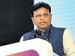 Sridhar urges Centre to set up semiconductor units in Telangana