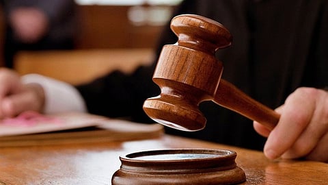 On Madhya Pradesh HC direction, man salutes tricolour 21 times with 'Bharat Mata ki jai' slogan at police station 