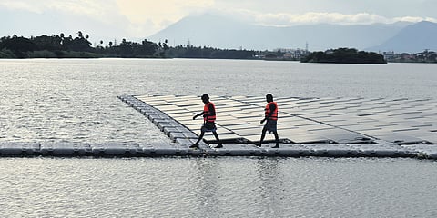 The Coimbatore city corporation has installed solar panels on Ukkadam Periyakulam.