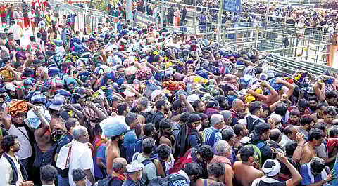 Heavy rush at Sannidhanam on Saturday 