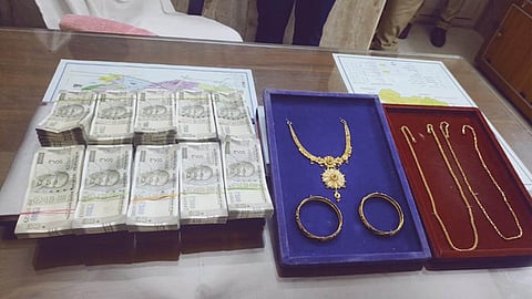 Karnataka man accused in two theft cases held; Rs 5 lakh cash, gold jewels seized in Krishnagiri 