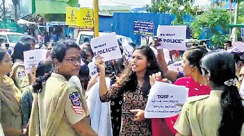The women demanded for the ‘Ek Police,’ which is being implemented in Tamil Nadu.
