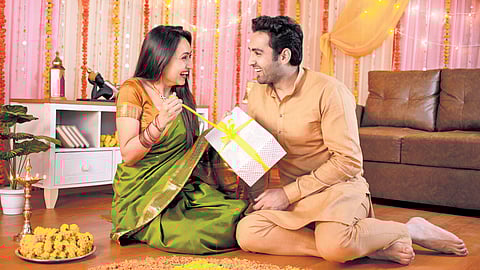 Bring joy in this Diwali by gifting gifts to your loved one's