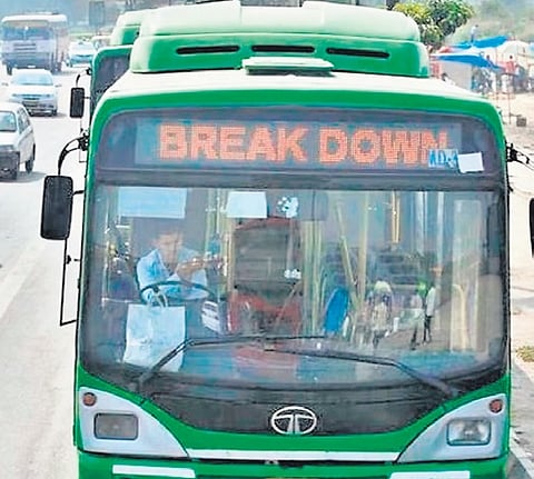 To curb snarls due to bus breakdown, traffic cops, transport department join hands