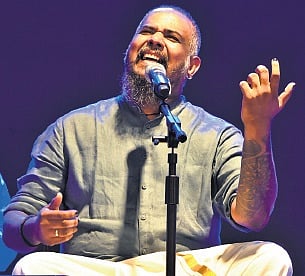 Harish Sivaramakrishnan performing at RLV’s five-day Samabhavana fest that began on Monday (See Page 2 for upcoming events)