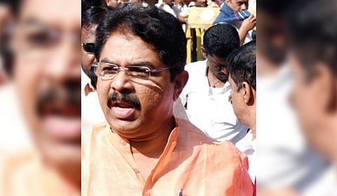 R Ashoka alleged that the Waqf Board has turned its “evil eye” even on a Hindu graveyard near Yaliyur in Channapatna taluk.