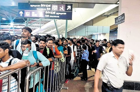 Returning holiday crowd overwhelms unprepared Metro