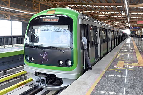 The much-awaited launch of the Green Line extension from Madavara to Nagasandra had an awkward beginning on Thursday.