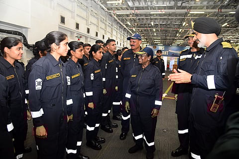 President Droupadi Murmu witnesses Indian Navy's operational display on INS Vikrant