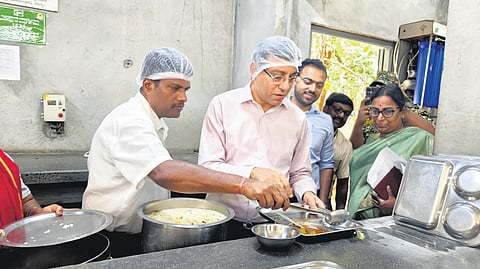 BBMP Chief Commissioner Tushar Girinath inspects Indira Canteen in RR Nagar