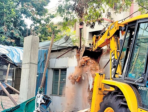 HYDRAA razes structures in Hyderabad